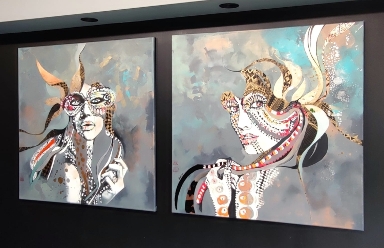 Sasza Szara i Penelopa Szara, gallery black wall right perspective 1.jpg