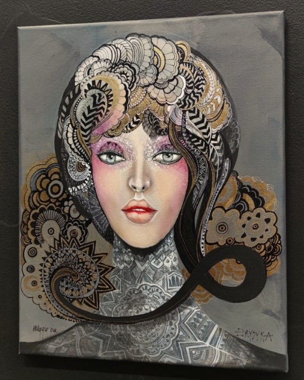 Eurydyka, 40x50 cm, akryl na płótnie, Maggie Piu, black wall, right perspective.jpg