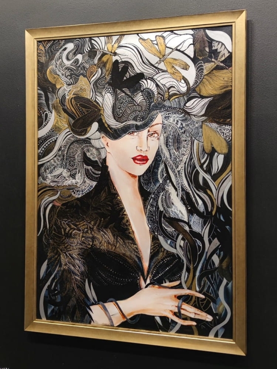 Igły Aleksandra, 70x100 cm, technika mieszana, złota rama, black wall, right perspective.jpg