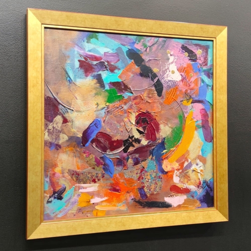 Mazy I, akryl nba płótnie, 50x50 cm, w ramie 57x57 cm drewnia nej złotej, Maggie Piu, black wall, left perspective,.jpg