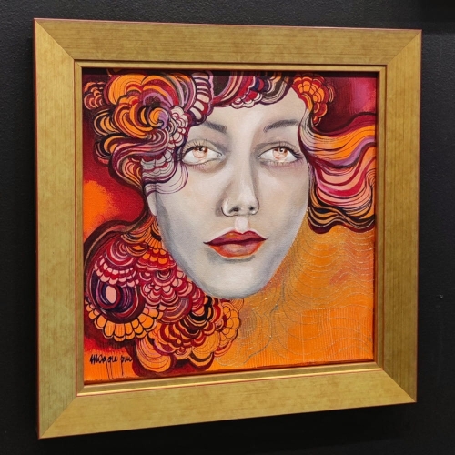 Minipiu XVIII– Obraz 30×30 cm, Akryl na Płótnie, w Ramie 37,5×37,5 cm, Maggie Piu, black wall, left perspective.jpg