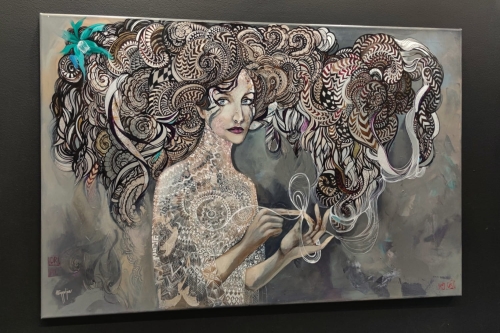 Wszystko albo nić, 120x80 cm, akryl na płótnie, Maggie Piu, black wall, left perspective.jpg