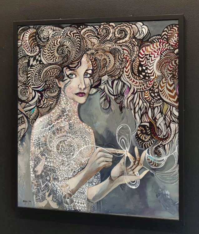 Wszystko albo nić, 70x80 cm, akryl na płótnie, Maggie Piu, black wall, right perspective.jpg