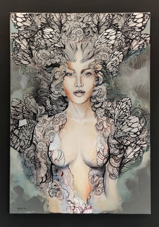 Freewolna Carmen Czuje Miętę, 70x100 cm, technika mieszana, Maggie Piu, black wall.jpg