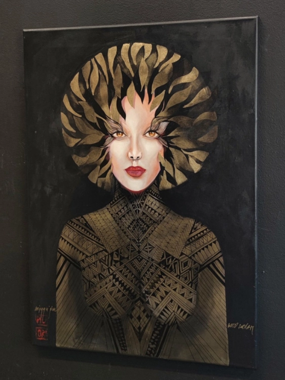 Lew, 50x70 cm, akryl na płótnie, Maggie Piu, black wall, right perspective.jpg