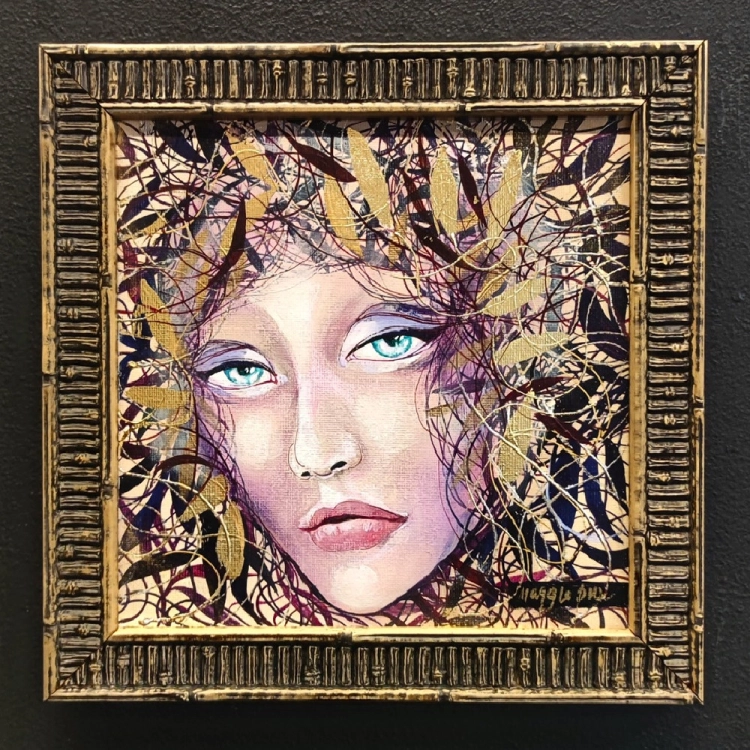 Minimegi B, 20x20 cm, akryl na płótnie, w ramie 25x25 cm, Maggie Piu, black wall.jpg