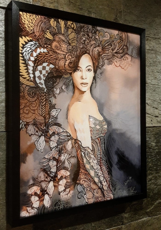 Madame Butterfly Grey ZDOBIONA 40x50 cm, rama basic 42x52 cm, bok-2.jpg