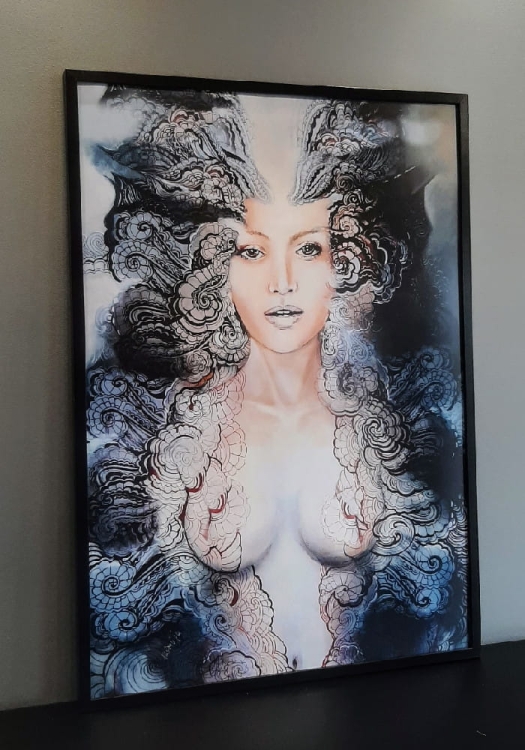 Carmen Freewolna 70x100, rama basic 72x102 cm, bok lewy.jpg