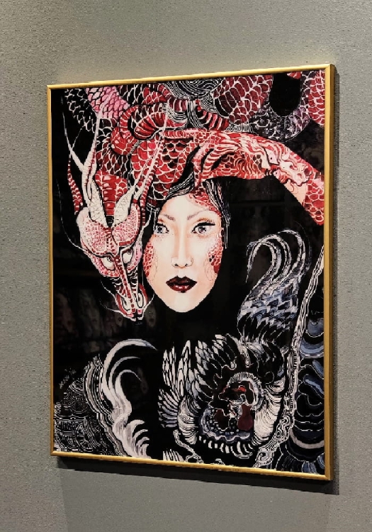 Dwa koguty walczą o me serce 40x50 cm, rama alu gold 40x50 cm, bok prawy.jpg
