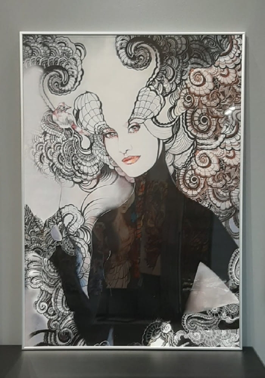 Lady Black 50x70, rama alu silver 50x70 cm.jpg