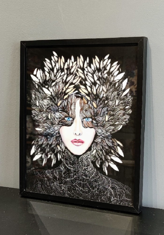 Lady Gorudo Silver 40x50, rama basic 42x52 cm, bok prawy.jpg