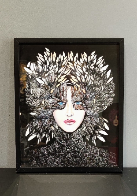 Lady Gorudo Silver 40x50, rama basic 42x52 cm.jpg