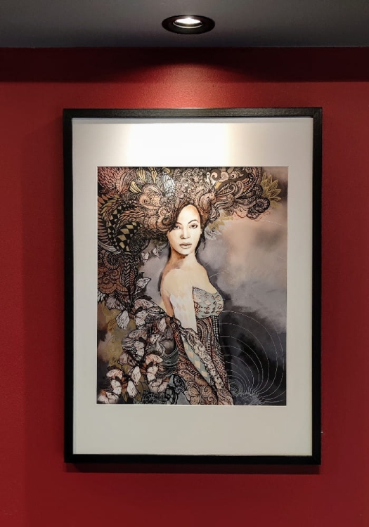 Madame Butterfly Grey ZDOBIONA 40x50 cm, rama basic 52x72 cm.jpg.jpg