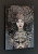 Nox, 50x70 cm, giclee, obraz Maggie Piu, black wall, lewy bok.jpg