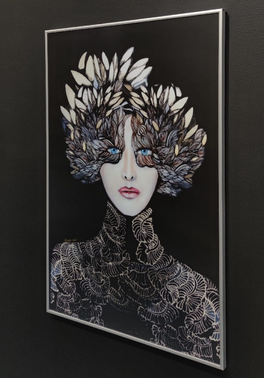 Lady Gorudo 60x90,, rama alu silver 60x90, cm, antyreflex, right side.jpg