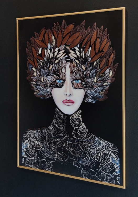 Lady Gorudo Copper ZDOBIONA, 70x100 cm, rama alu gold, antyreflex, right side.jpg