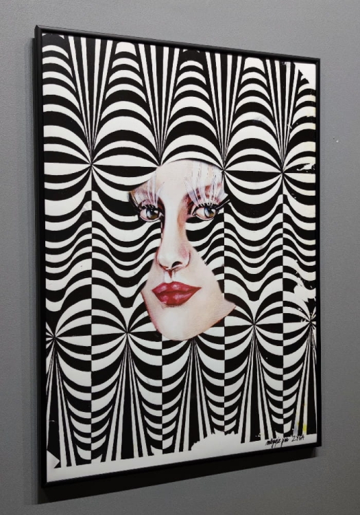 Zyga-3 70x100 cm, rama alu black, antyreflex, left side, grey wall.jpg