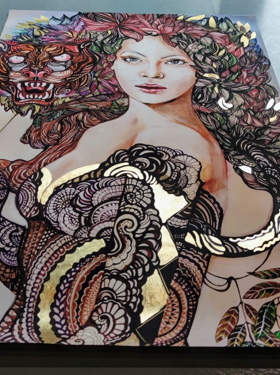 Każdy ma swojego ukrytego tygrysa, plakat zdobiony 50x70, perspektywa 1 przed oprawieniem.jpg