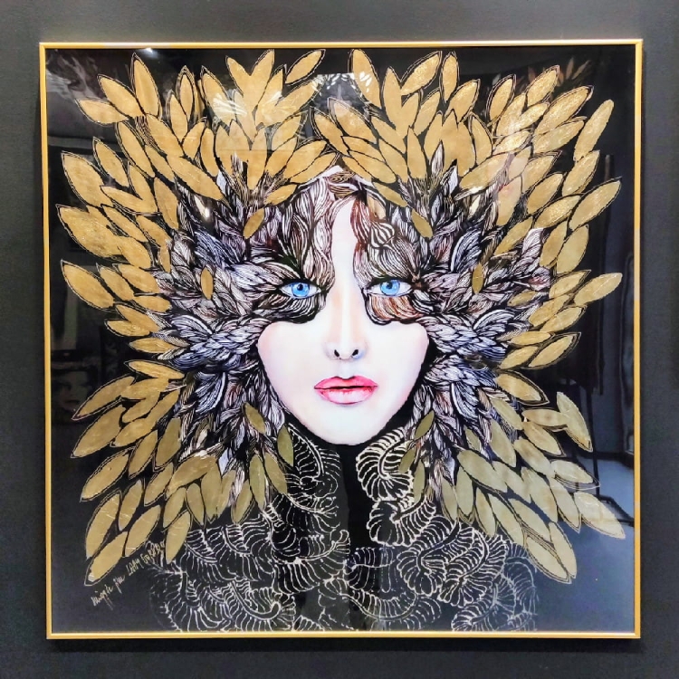 Lady Gorudo Gold, 100x100 cm, plakat zdobiony, Maggie Piu, rama alu złota, połysk.jpg