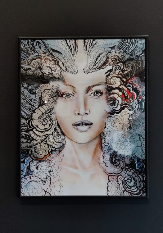 Carmen face-to-face 40x50 cm, rama alu black 40x50 cm.jpg, black wall.jpg