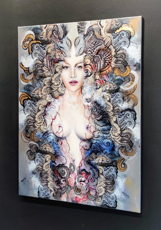 Freewolna Carmen Nova, 80x110 cm, giclee, Maggie Piu, black wall right side.jpg