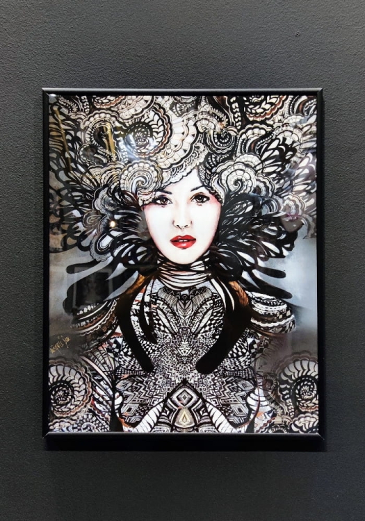 Caligo 40x50, rama alu black 40x50 cm, black wall.jpg