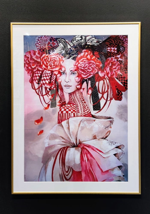 Madame Butterfly Silver, plakat zdobiony, 50x70 cm, rama gold 60x80 cm, biale p-p, black wall.jpg