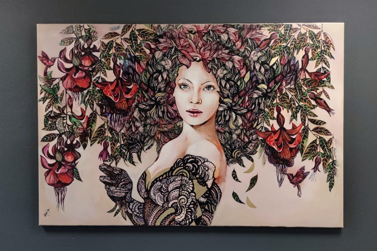 Siostra Tygrysicy bez kota, 120x80 cm, technika mieszana, Maggie Piu, grey wall, 2022-01.jpg