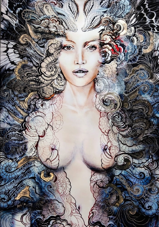 Carmen Freewolna Silver, plakat zdobiony 70x100 cm, Maggie Piu, v2.jpg