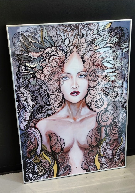 Freewolna Siostra Carmen Silver-gold, plakat zdobiony, 70x100 cm, połysk, left side, otfloor.jpg