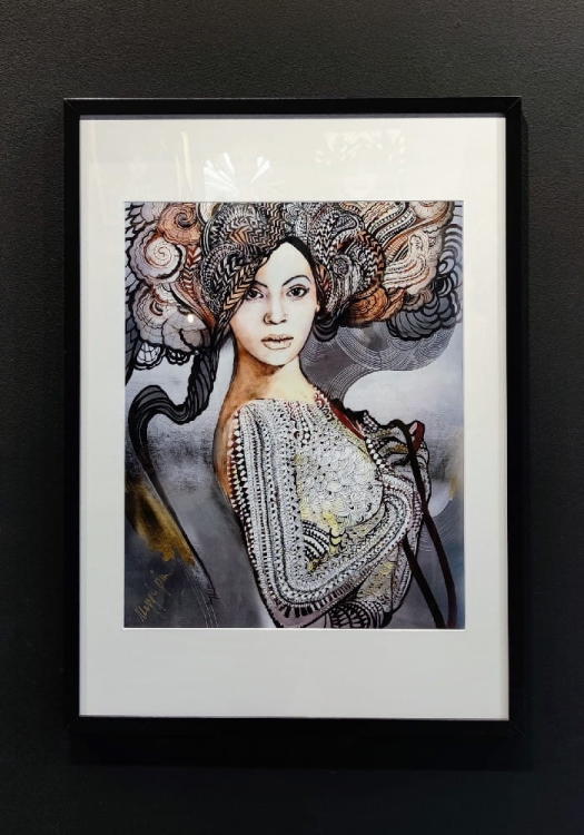 Madame Buterfly B. 40x50, rama basic 52x72 cm, antyreflex, black wall.jpg