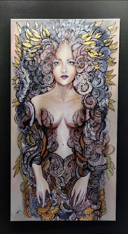 Freewolna Siostra Carmen Gold, 80x150 cm, technika mieszana, black wall.jpg