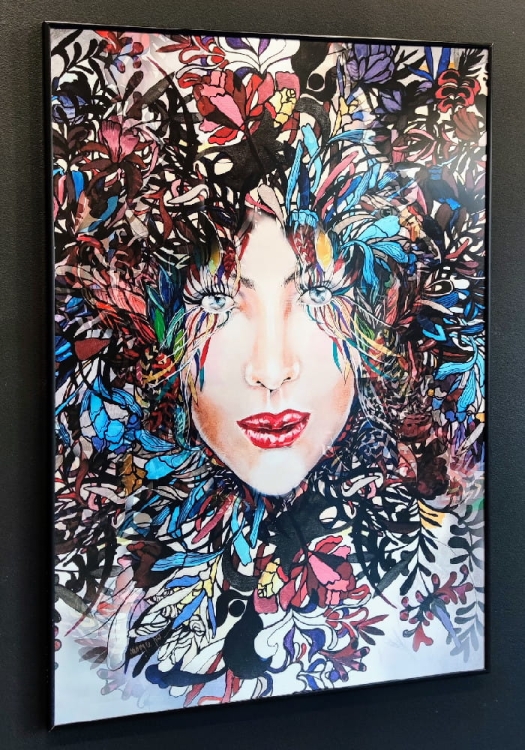 Kolor 3 Medusa 70x100 cm, black frame 70x100 cm, antyrefeks, left side.jpg