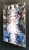Carmen Freewolna, plakat zdobiony 80x120, rama alu gold 80x120 cm, black wall, right side.jpg