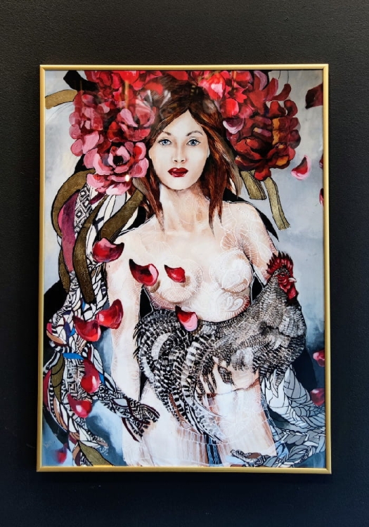 Miała Baba Koguta, plakat zdobiony, 70x100 cm, gold frame, black wall.jpg
