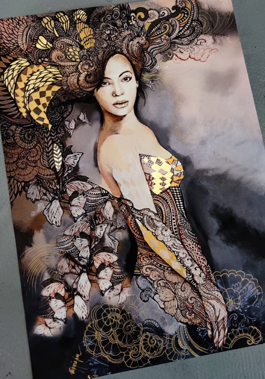 Madame Butterfly Grey ZDOBIONA Gold 70x100 cm, perspektywa 1.jpg