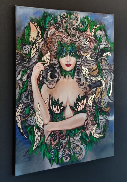 Freya, 70x100 cm, technika mieszana, Maggie Piu, 2022, black wall, left side 1.jpg