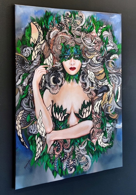 Freya, 70x100 cm, technika mieszana, Maggie Piu, 2022, black wall, left side 2.jpg
