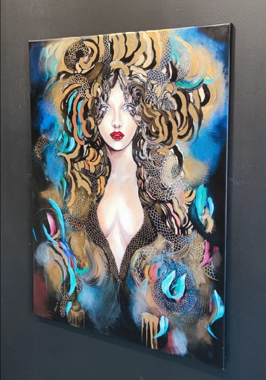 Goldiva Tokage, 80x110 cm, giclee, Maggie Piu, 2022.03, black wall, right side.jpg
