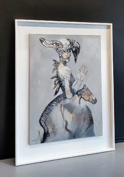 Anja, 80x110, technika mieszana, Maggie Piu, white frame 107x140 cm, black wall, left side.jpg