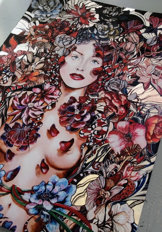 Snejki Gucia Silver, plakat zdobiony, 70x100 cm, Maggie Piu, perspektywa 1.jpg