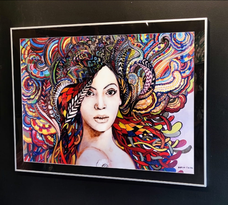 Madame Butterfly Multicolor ZDOBIONA 100x70 cm, rama silver, czarne passe-partout, połysk, black wall, right side.jpg