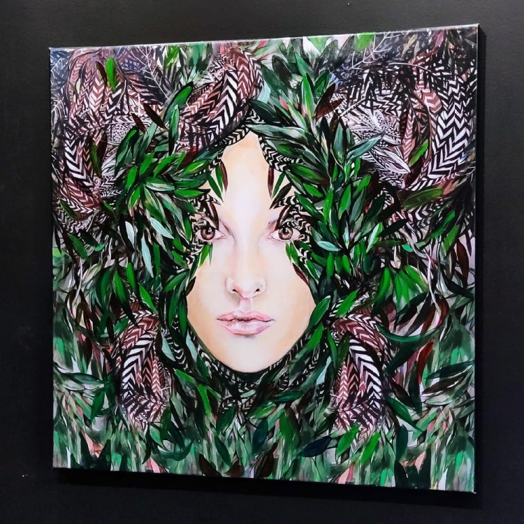 Ririva, 80x80 cm, mix tech, obraz Maggie Piu, black wall, right side.jpg