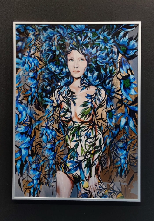 Niebieska, 50x70 cm, rama alu silver 50x70 cm, połysk, black wall.jpg