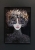 Lady Gorudo Copper 50x70, rama alu black 50x70 cm, połysk, black wall.jpg