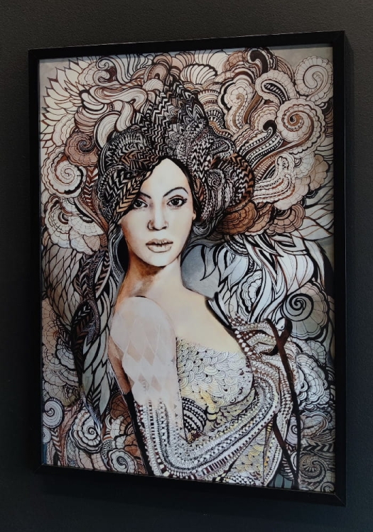 Madame Butterfly Decor, 50x70 cm, rama basic, black wall, right side.jpg