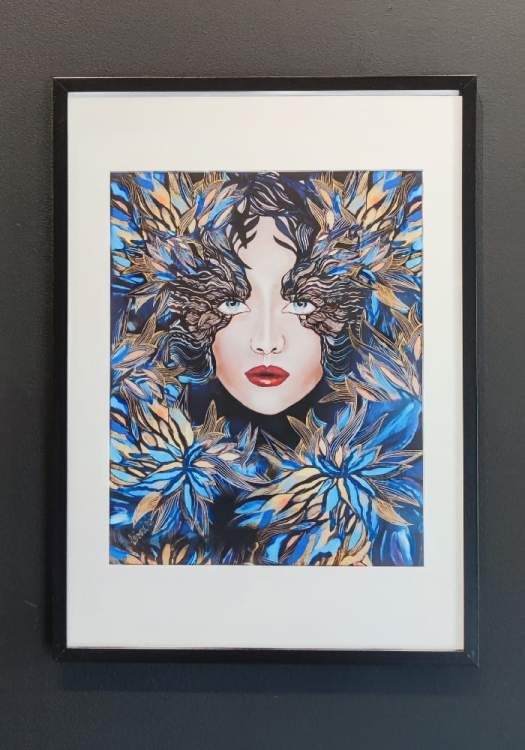 Goldiva Szafiro III, 40x50 cm, w ramie basic 52x72 cm, black wall.jpg