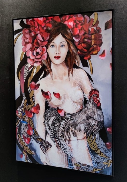 Miała Baba Koguta, plakat zdobiony, 50x70 cm, black frame, right side, black wall.jpg