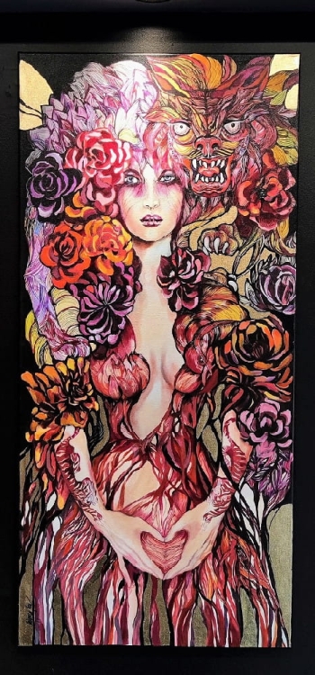 Czerwona Tygrysica, 70x150 cm, technika mieszana, Maggie Piu, black wall in th gallery.jpg