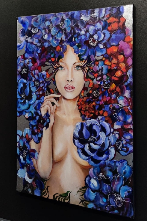 Cupido, 60x90 cm, technika mieszana, obraz Maggie Piu, black wall, right side.jpg